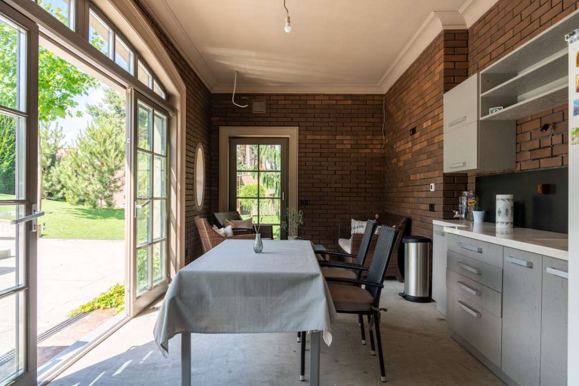 Woodforest Real Estate Market Update April 28, 2025