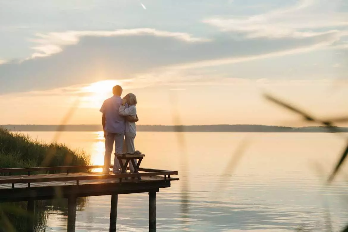 Chased The Sunset to Have a Lakeside Picnic with The Hubs in The Woodlands, TX YouTube Video