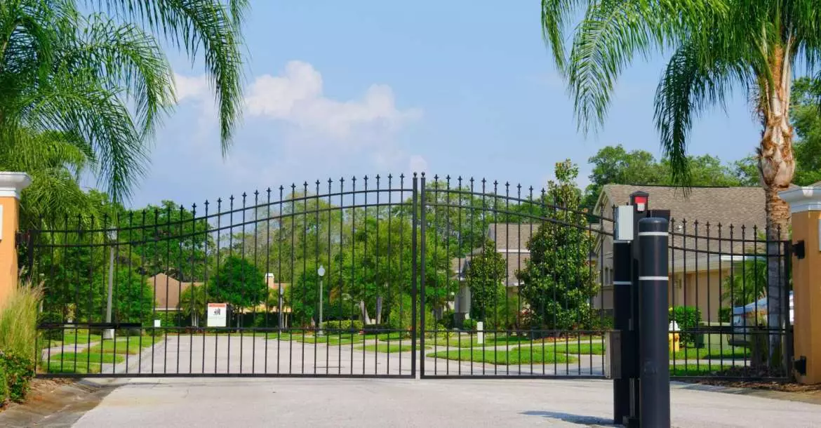 The Best Manned & Guard Gated Neighborhoods in Kingwood, Texas (2025) Your Move-to-Kingwood Guide